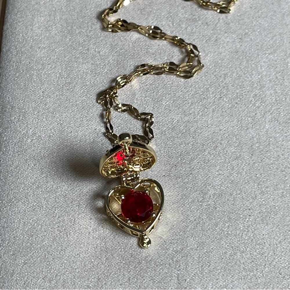 Stainless steel Elegant Gold Heart Pendant Necklace with Red Gemstone